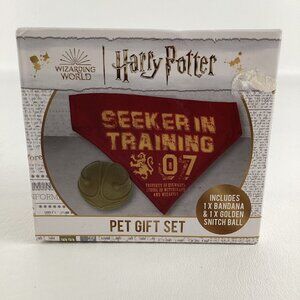 Wizarding World Harry Potter Pet Gift Set Bandana Golden Snitch Ball Hogwarts